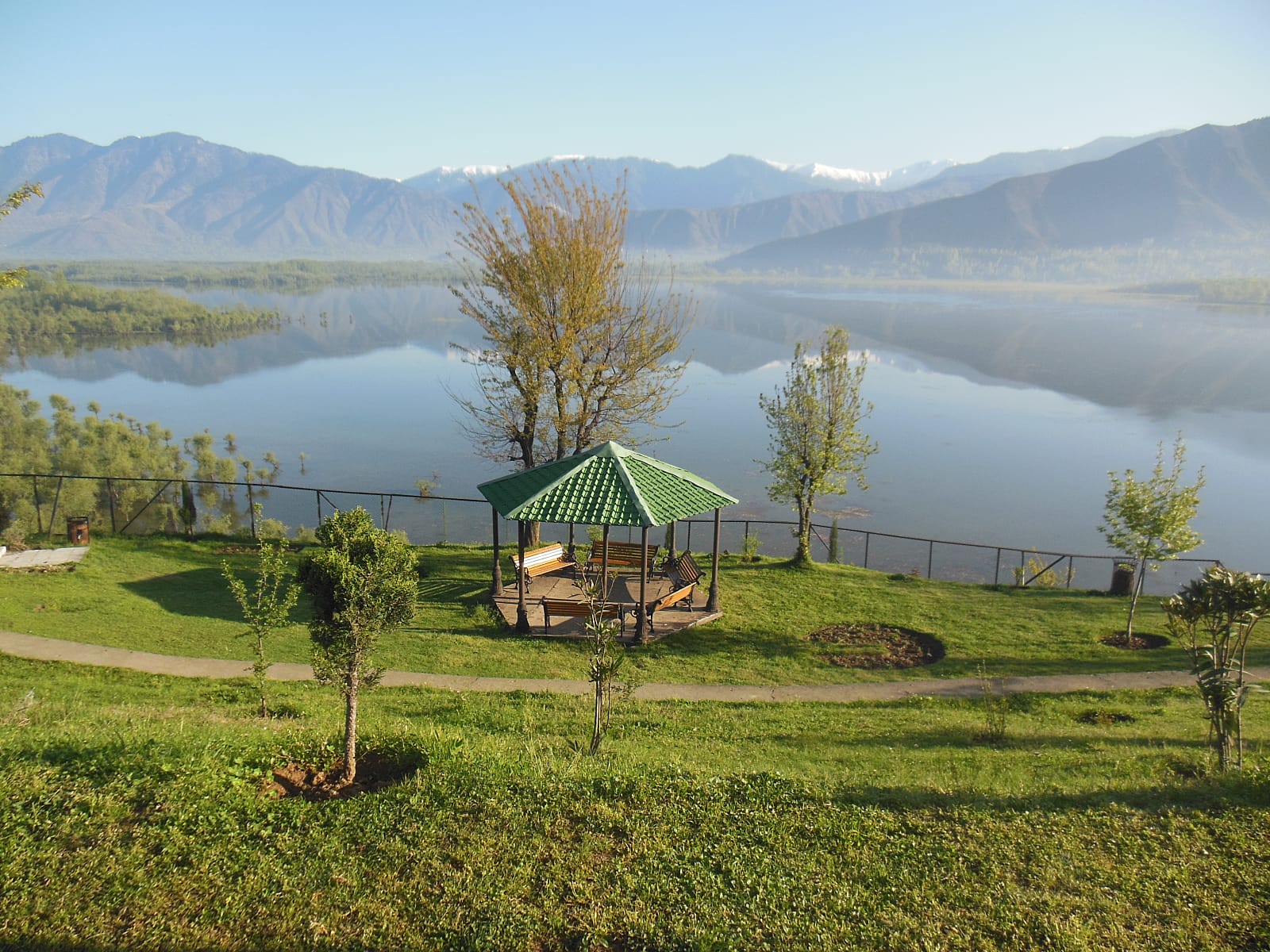 From the Deluding Kashmir Valley till the Poignant Story of Lake